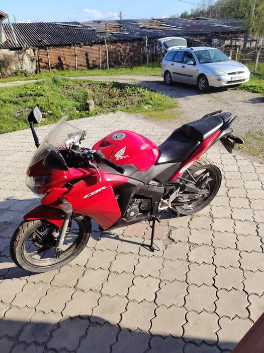 Motocicleta Honda cbr125