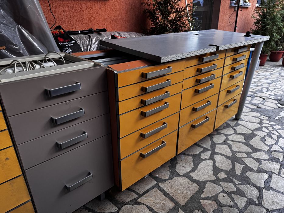 Rafturi , birouri tip banc de lucru , sertare , noptiere