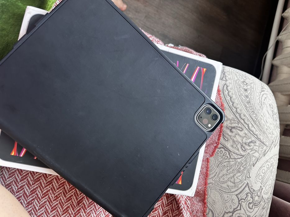 Продаю айпад про 11