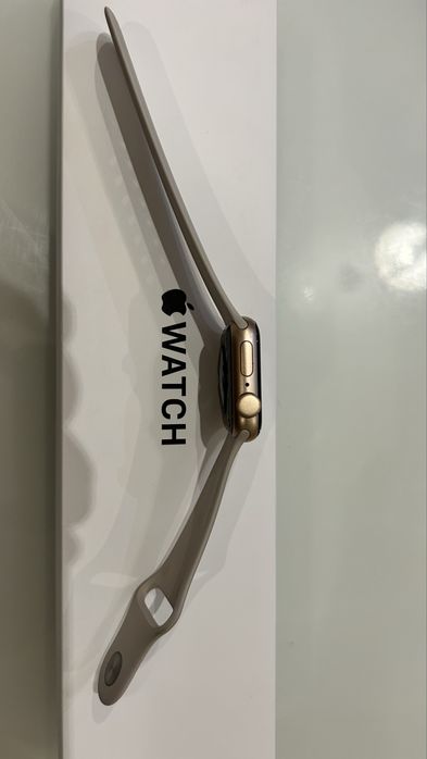 Продам Apple Watch SE 40 оригинал