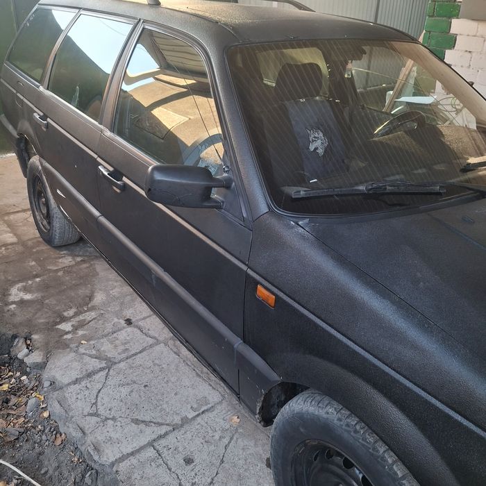 Продаю пассат универсал б3