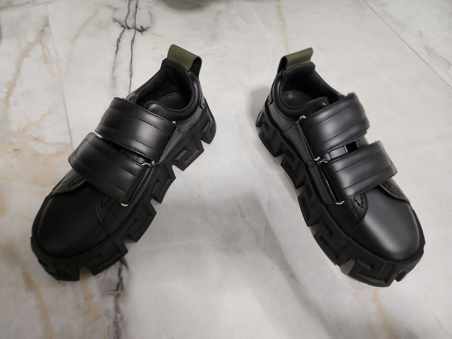 Черни сникърси Versace