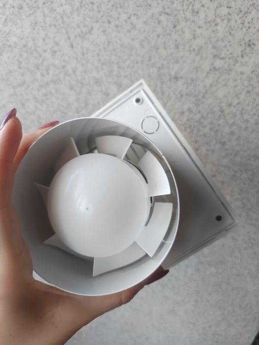 Вентилатор за баня Europlast фи100мм