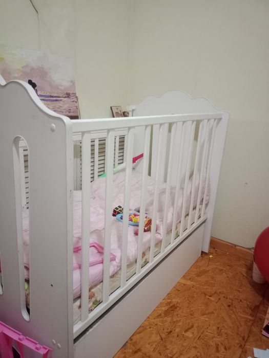 Продам детскую кроватку