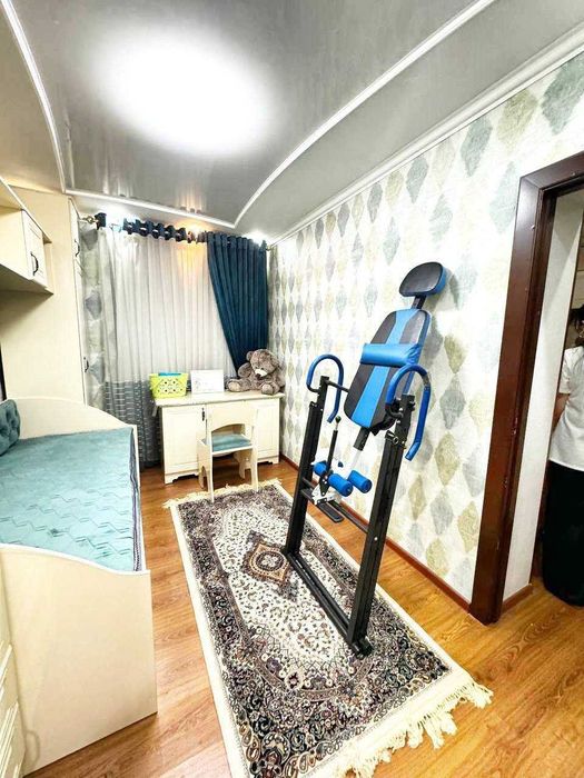 Бўстон даҳасида Квартира сотилади