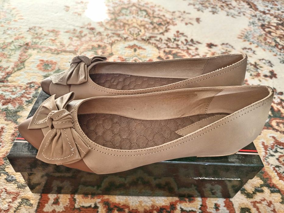 Продам женские туфли