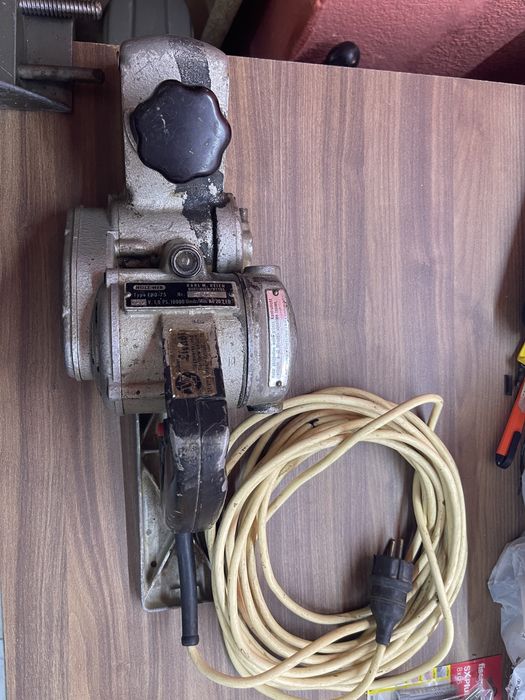 Продавам електрическо ренде