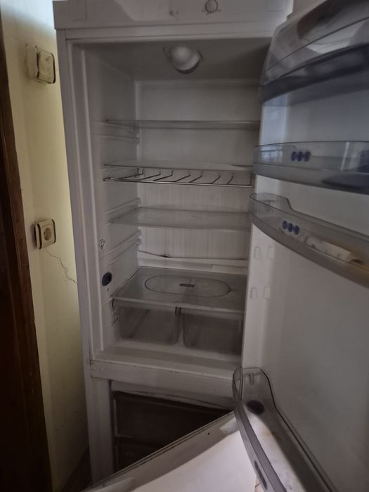 Покъщнина и мебели