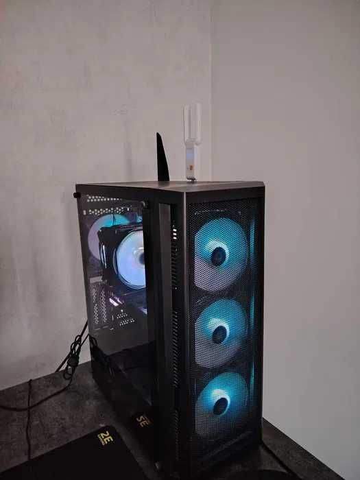 Игровой ПК / Системный блок i5 12400F + RTX 3060 + 16GB RAM + NVM 256s