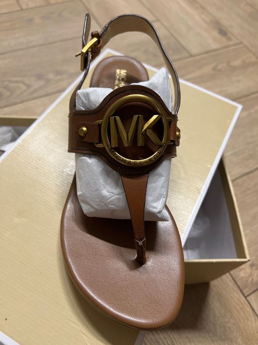 Сандалии Майкл Корс