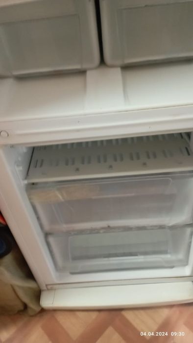 Продам холодильник двухкамерный