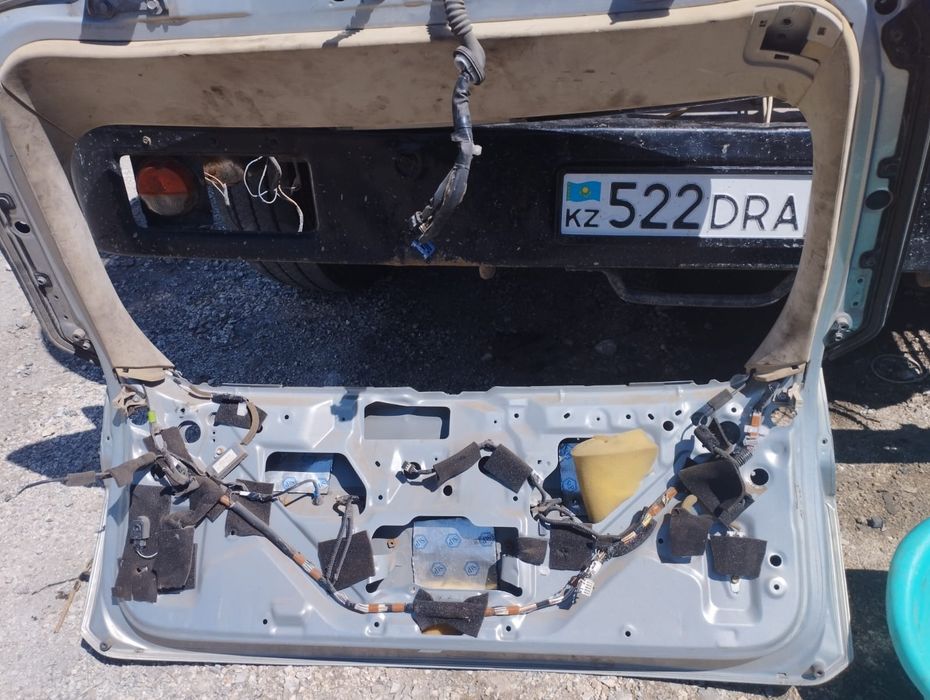 Крышка багажник lexus rx300 350