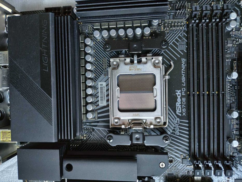 Дъно ASRock X670E PG Lightning - AM5 Socket