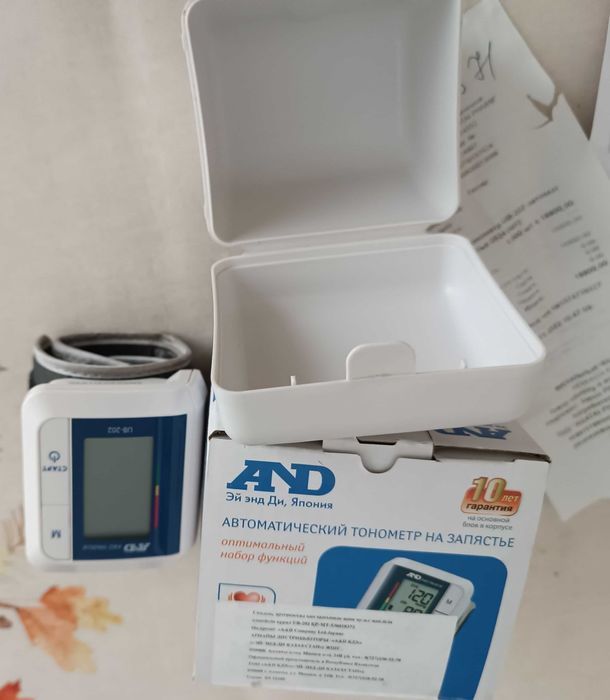 Продам электронный тонометр AND  UB 202
