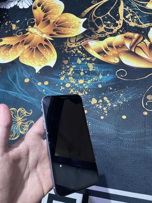 Продам iPhone 11