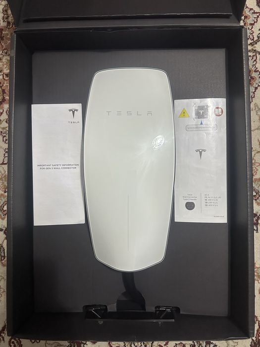 Зарядное устройство Tesla Wall Connector Gen 3 (Type 2)