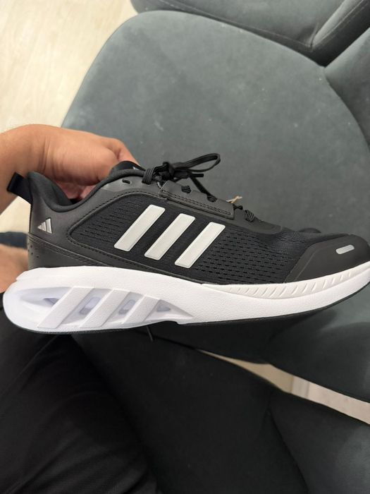 Кроссовки Adıdas
