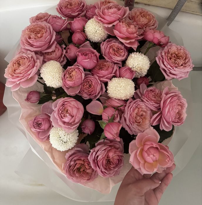 Букет цветов продается .