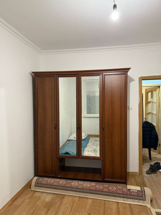 Стол, сервант, гарнитур