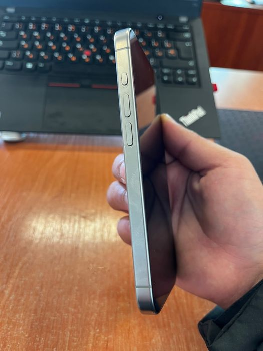 Iphone 15 pro titan