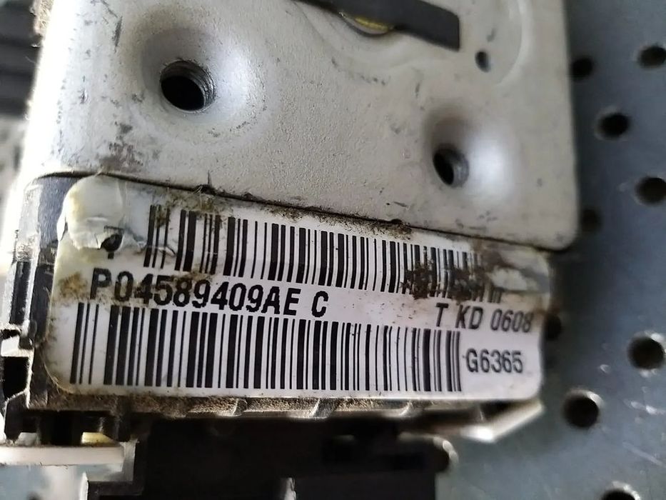 Broasca usa stanga fata dodge caliber p04589409ae