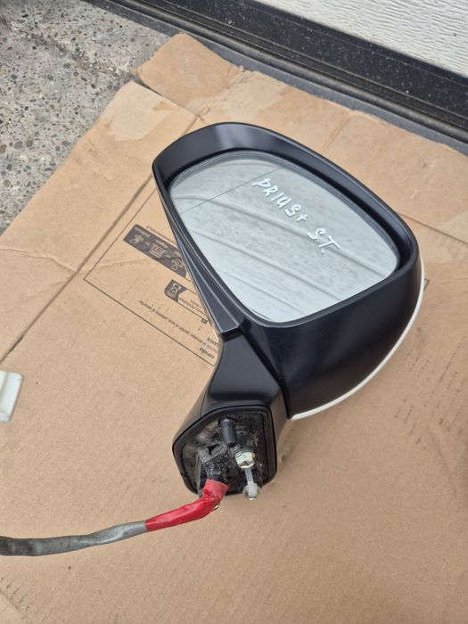 Oglinzi Toyota Prius Plus 2012-2015. Volan stinga.