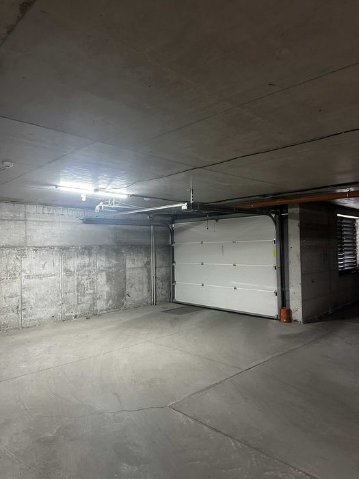 Дава се под наем Гараж / Паркомясто в Варна, Младост 1 - 13 кв.м за 77 € - Снимка #2