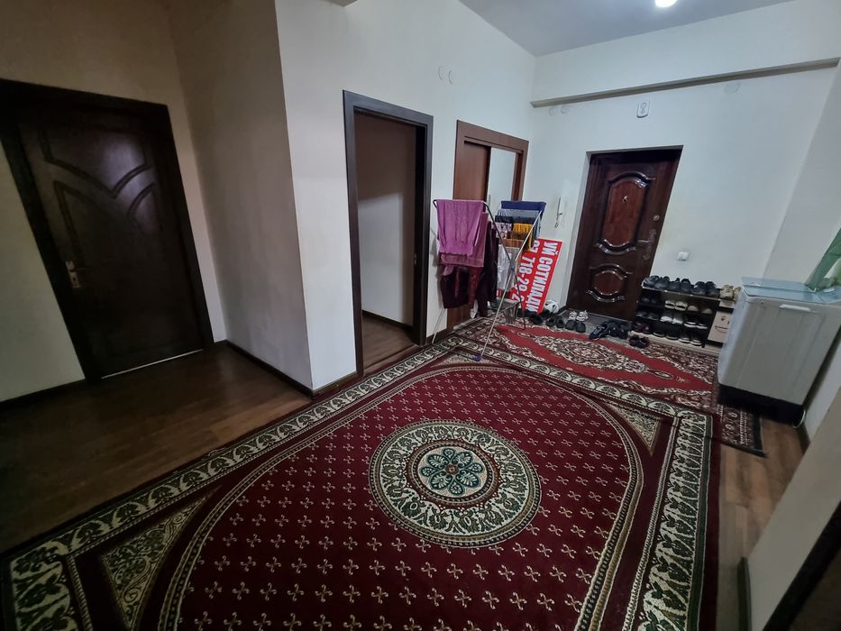 Chigatoy karzinkani oldida srochna sotiladi 114kvadrat +mansarda +gara