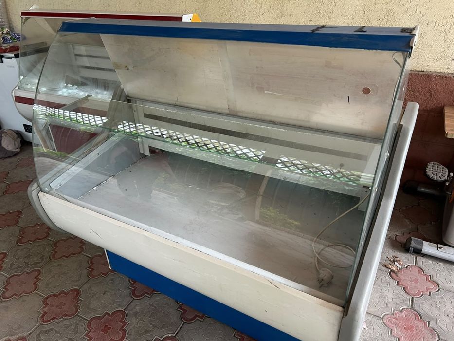 Холодильник для магазинов и бутиков