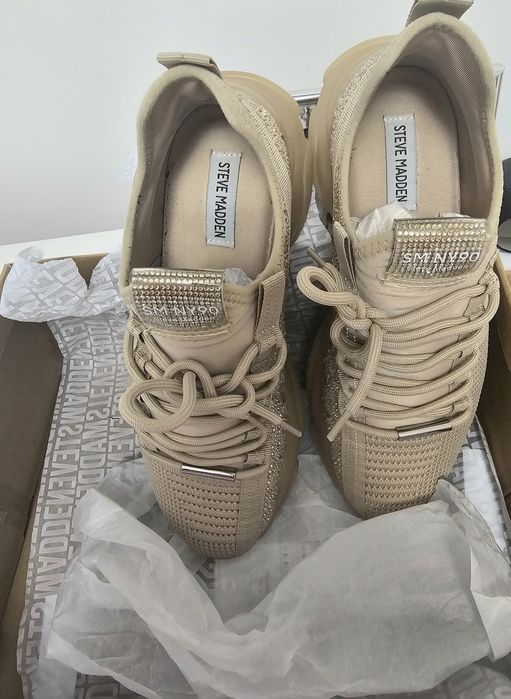 Vând sneakers Steve Madden