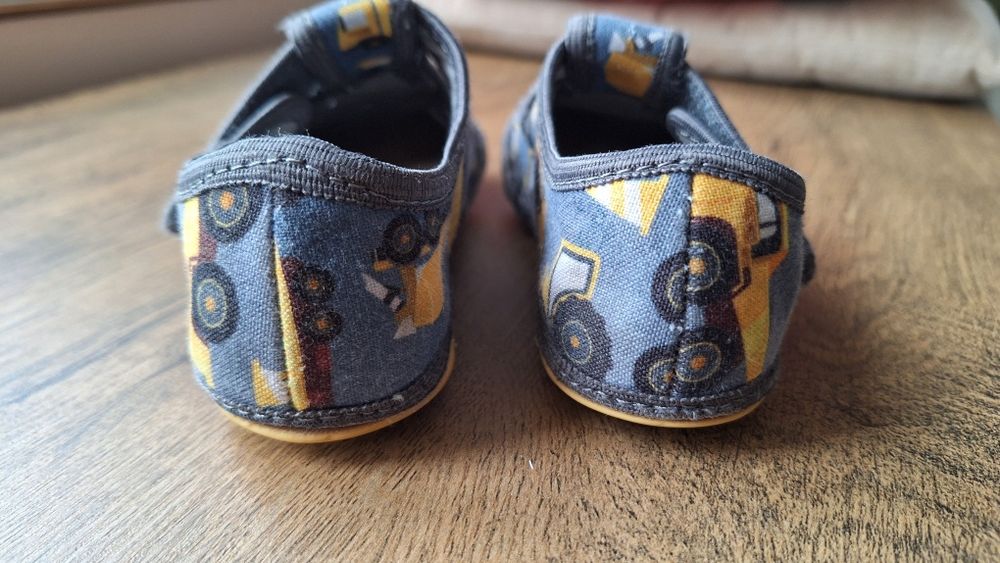 Пантофки Reweks 27-ми номер
Raweks 27- ми номер
Raweks 27- ми номер, 1