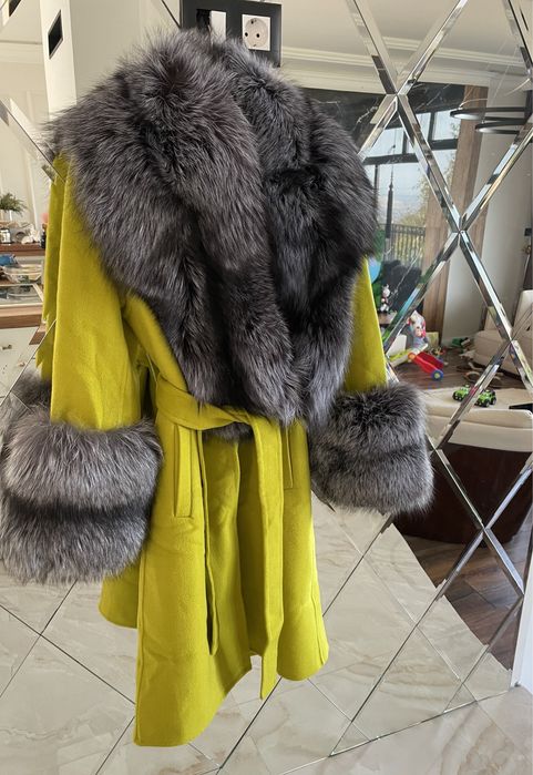 Дамско вълнено палто и косъм от сибирска лисица
