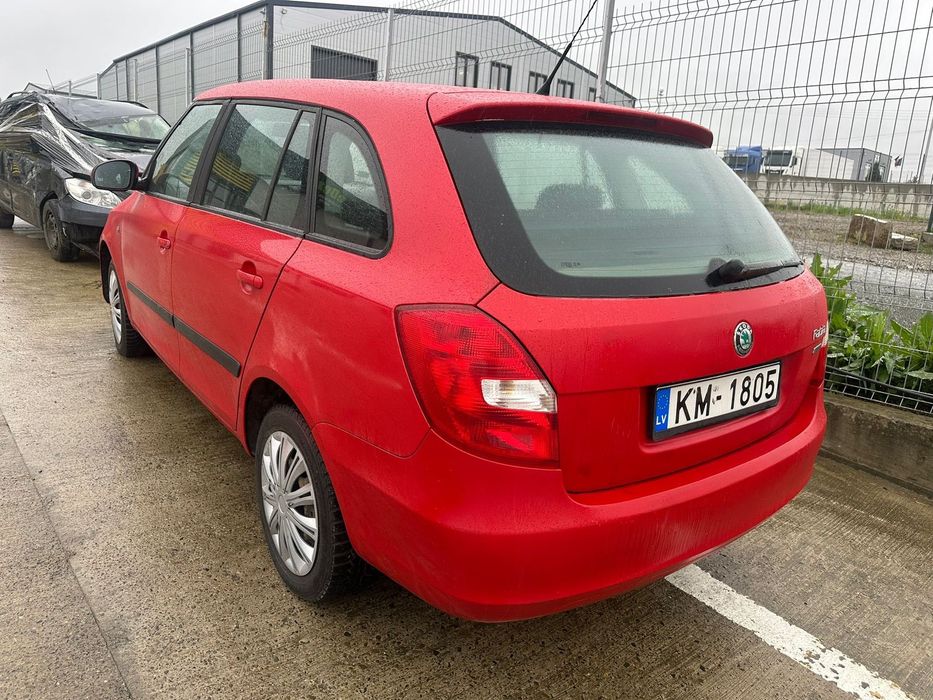 Dezmembrez / Dezmembrari / Piese / Accesorii Skoda fabia 2 facelift 2011 hatchback 1.2 tsi CBZ volan stanga