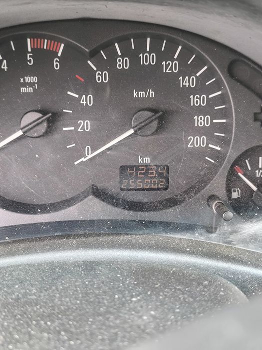 Опел Корса 1.7 2002г.