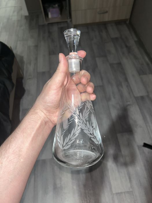 Графин с фужерами