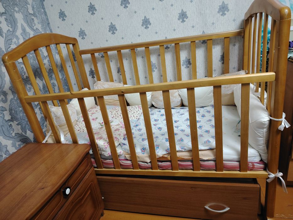 Продам детскую кроватку