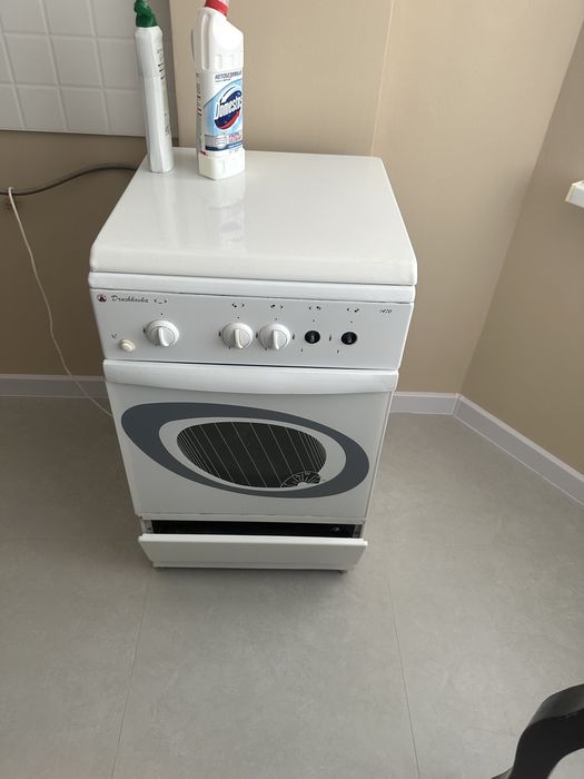 Продам газ плиту