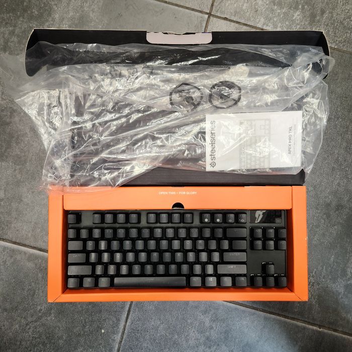 Hope Amanet P11 - steelseries apex pro tkl gen 3 2023