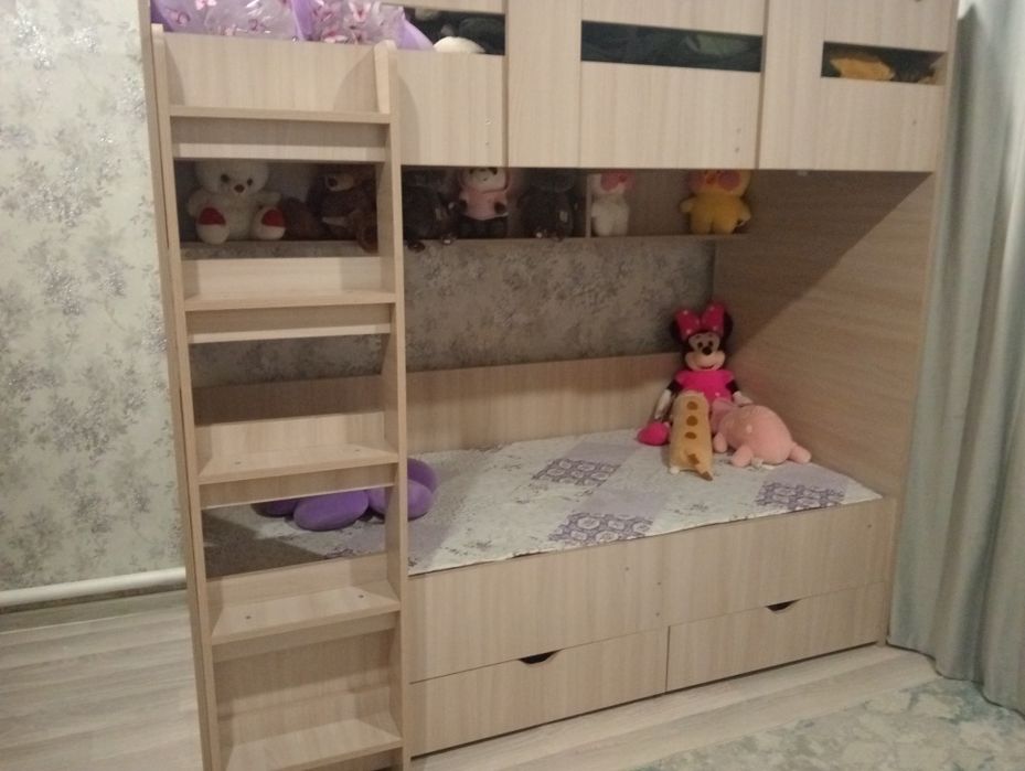 Двухъярусная кровать