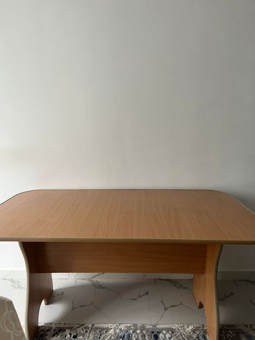 Стол и 3 стульчика