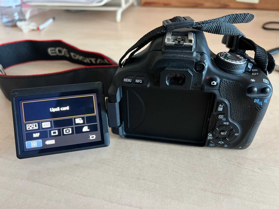 De vanzare Camera foto Canon 600d impecabil - merita vazut