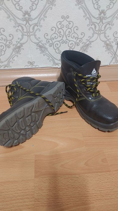 Рабочие спецботинки