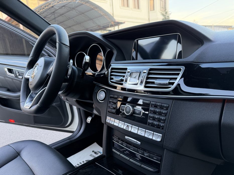 Mersedes AMG E63 Body Kit 2010 Официальный Состаяние Идеално Небитая