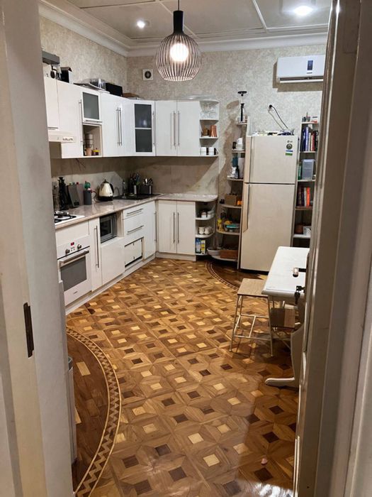 Дом Айзербарджанский центр 5-комнат 2-этажный со всеми удобствами