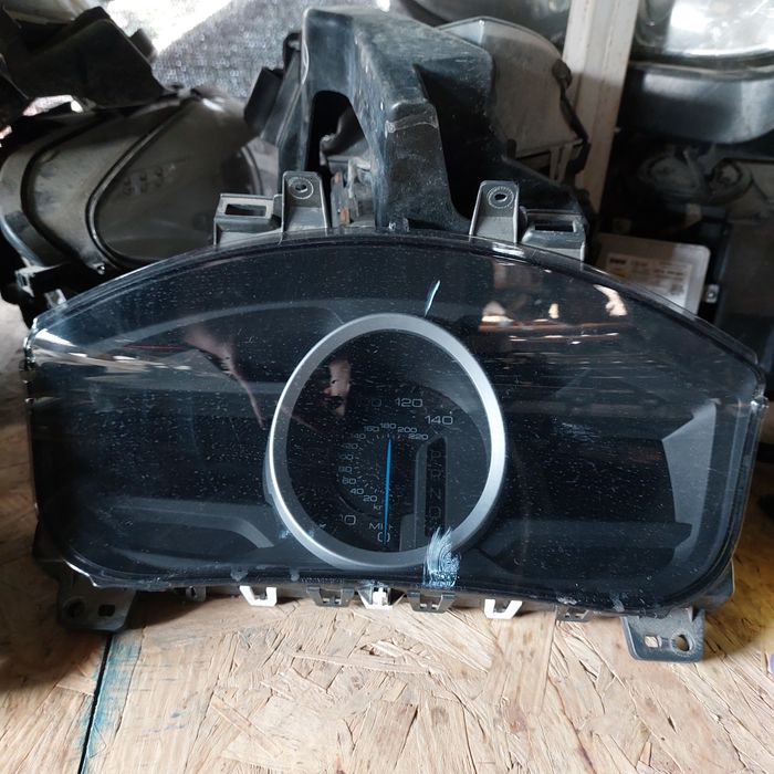 Шиток приборов на Ford Explorer 5, Edge.