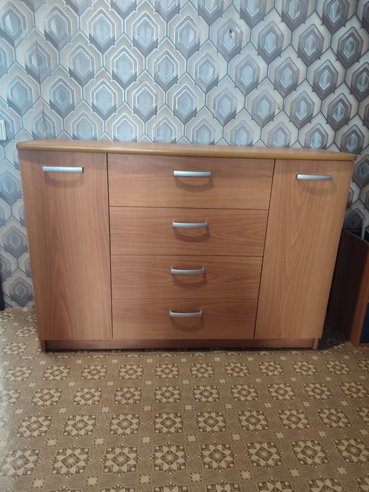 Продаётся комод.