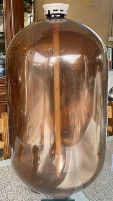 Продам пищевой  бутыль .