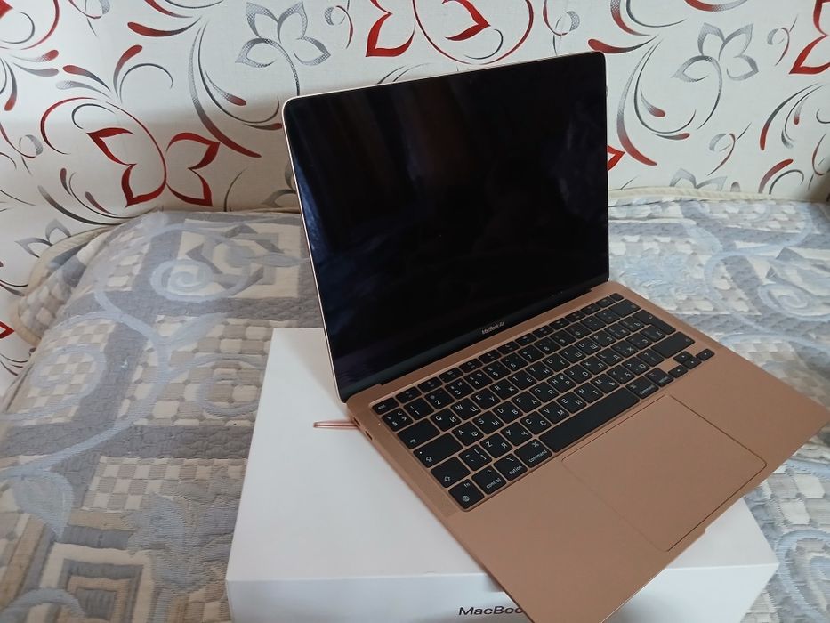 Продам MacBook Air