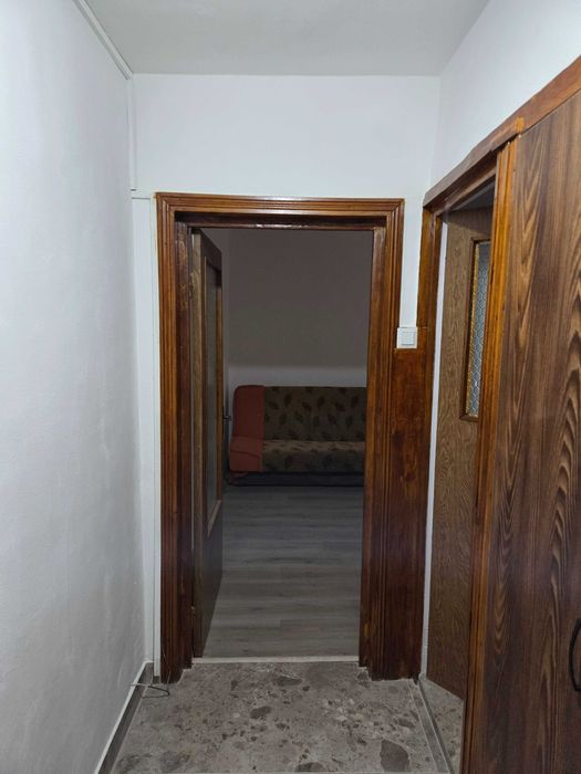 Închiriez apartament cu 2 camere semidecomandat în Oradea str Galileo Galilei