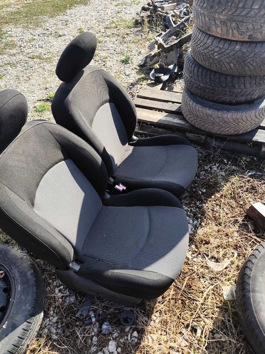 Седалки Пежо 206 хечбек комплект